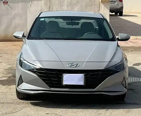 Hyundai Elantra 2021 — YallaMotor
