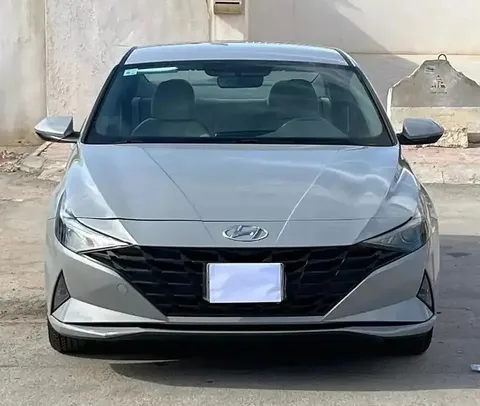 Hyundai Elantra 2021 — YallaMotor