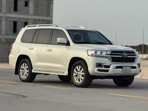 Toyota Land Cruiser 2021 — YallaMotor