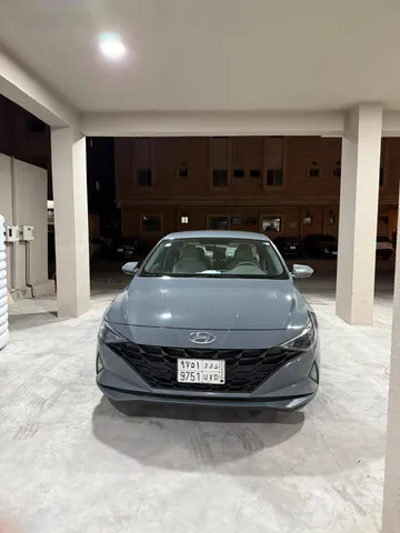 Hyundai Elantra 2023 — YallaMotor