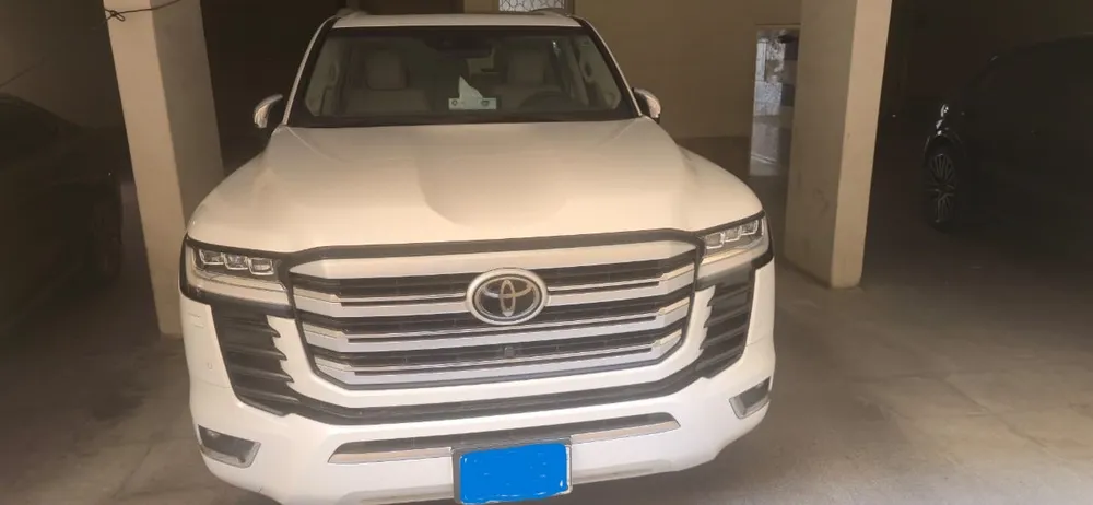 Toyota Land Cruiser 2023 — YallaMotor
