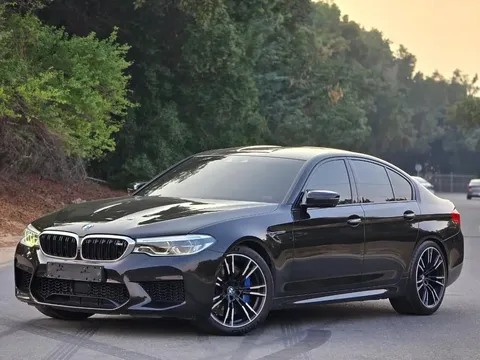 BMW M5 2019 — YallaMotor