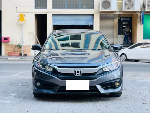 Honda Civic 2018 — YallaMotor