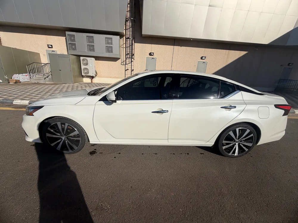 Nissan Altima 2022 — YallaMotor