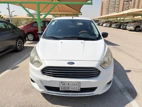 Ford Figo 2016 — YallaMotor