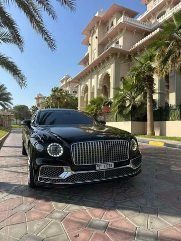 Bentley Flying Spur 2021 — YallaMotor