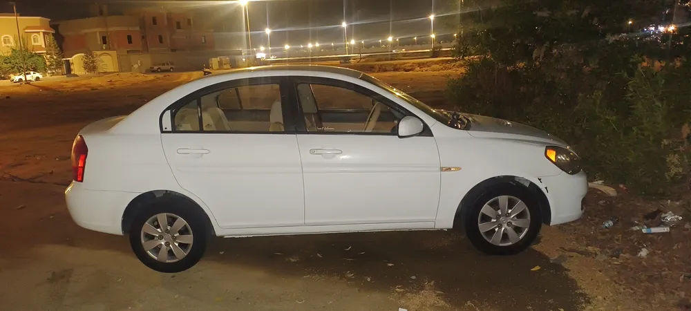 Hyundai Accent 2011 — YallaMotor