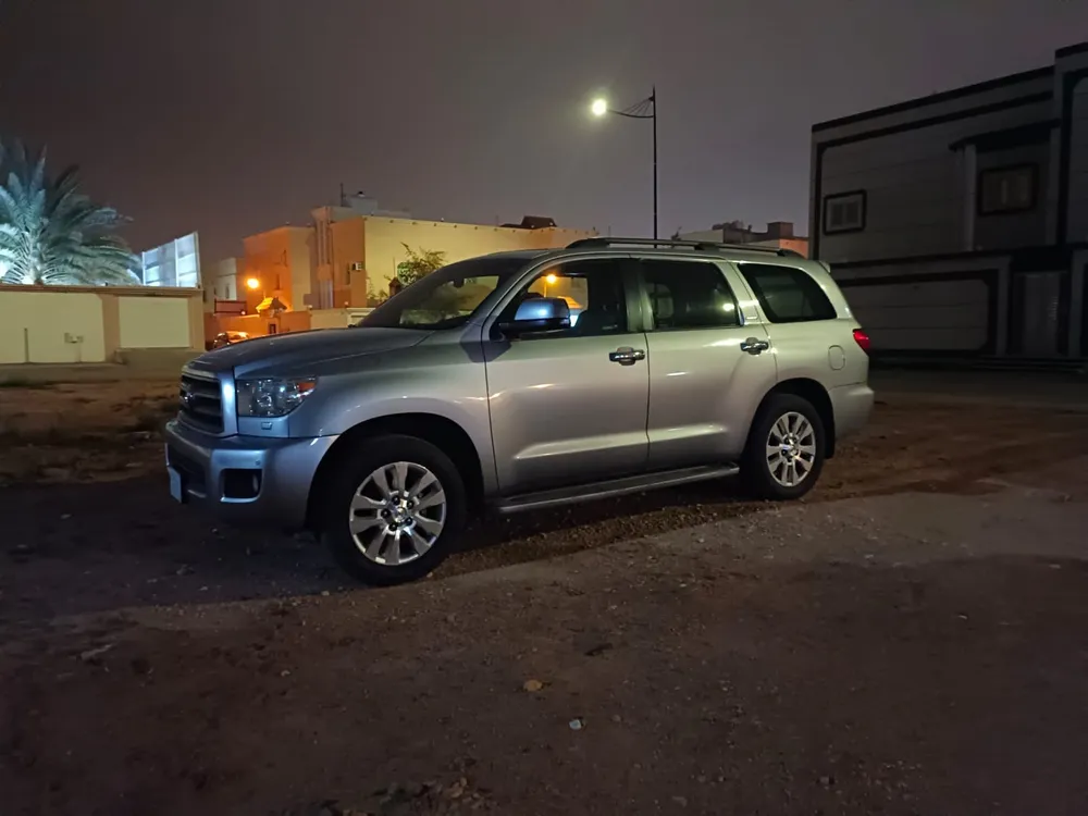Toyota Sequoia 2009 — YallaMotor