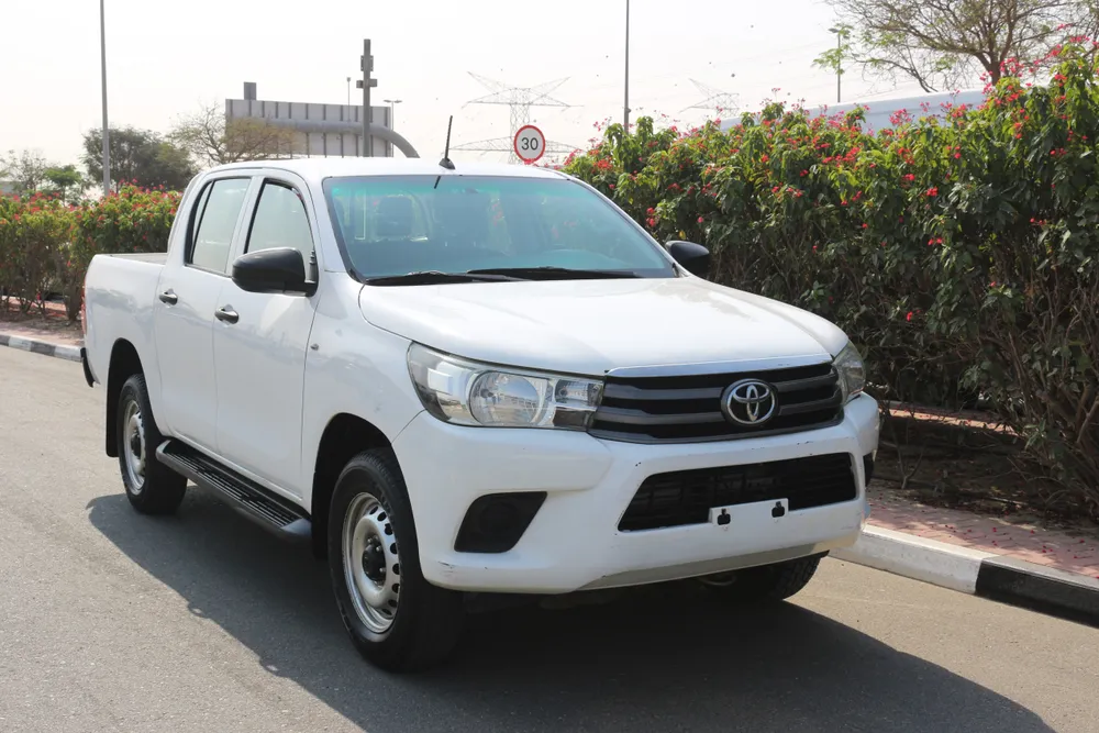 Toyota Hilux 2016 — YallaMotor