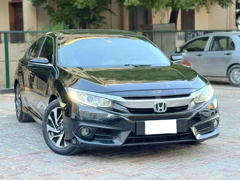 Honda Civic 2016 — YallaMotor