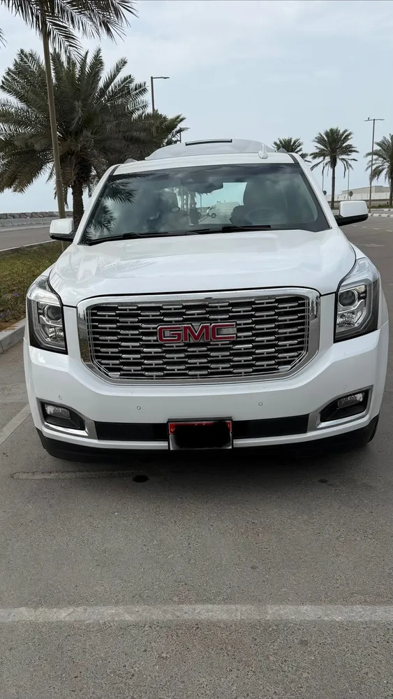 GMC Yukon 2017 — YallaMotor