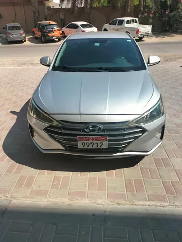 Hyundai Elantra 2019 — YallaMotor