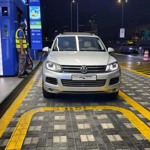 Volkswagen Touareg 2014 — YallaMotor