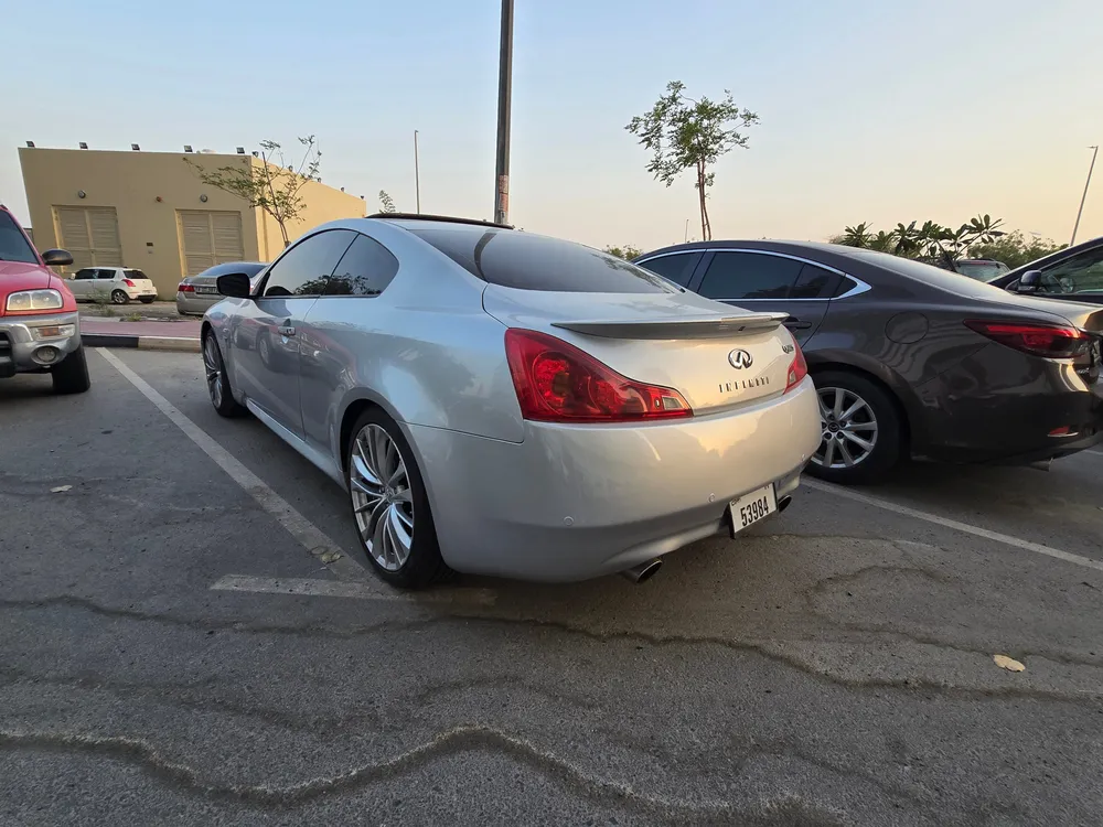Infiniti Q60 2015 — YallaMotor