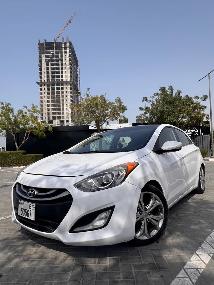 Hyundai Elantra 2013 — YallaMotor