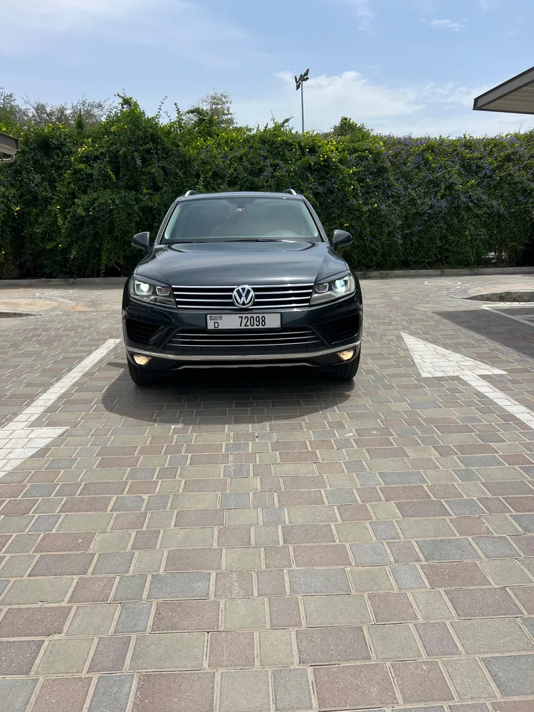 Volkswagen Touareg 2016 — YallaMotor