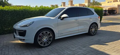 Porsche Cayenne 2016 — YallaMotor