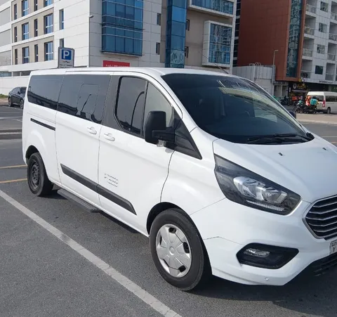 Ford Transit 2022 — YallaMotor