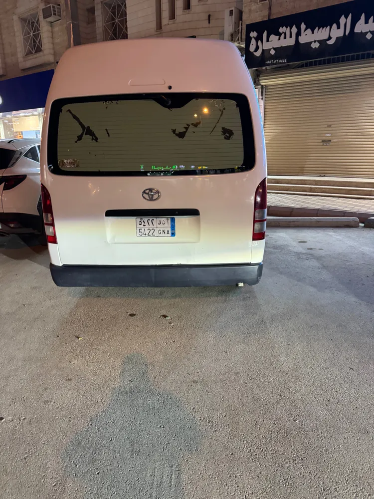 Toyota Hiace 2013 — YallaMotor