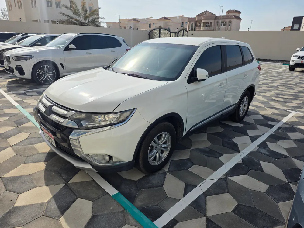 Mitsubishi Outlander 2018 — YallaMotor