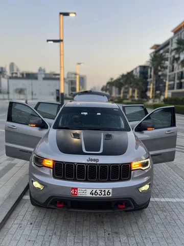 Jeep Grand Cherokee 2017 — YallaMotor