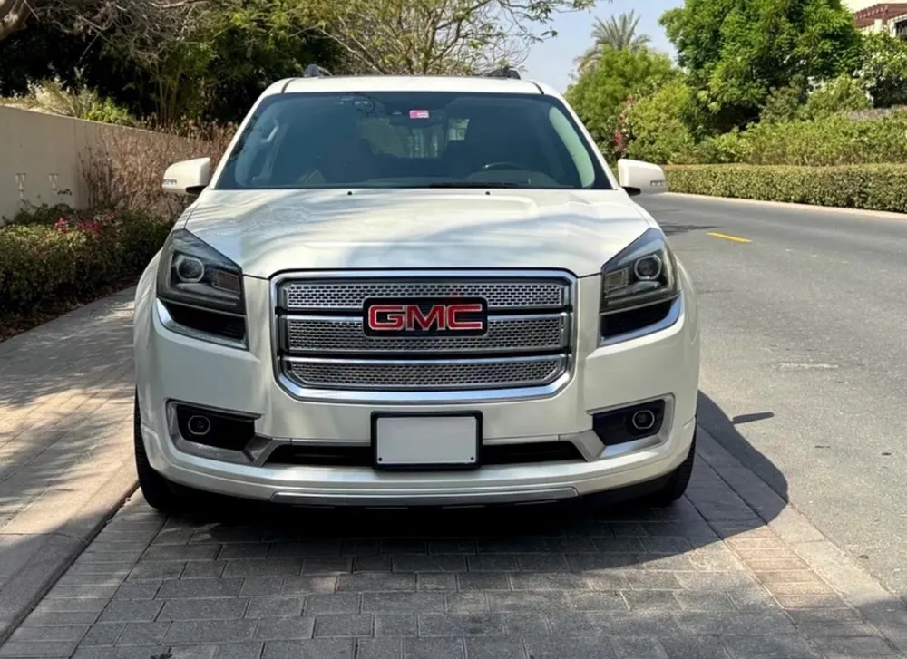 GMC Acadia 2015 — YallaMotor