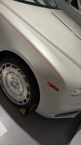 Rolls-Royce Dawn 2017 — YallaMotor