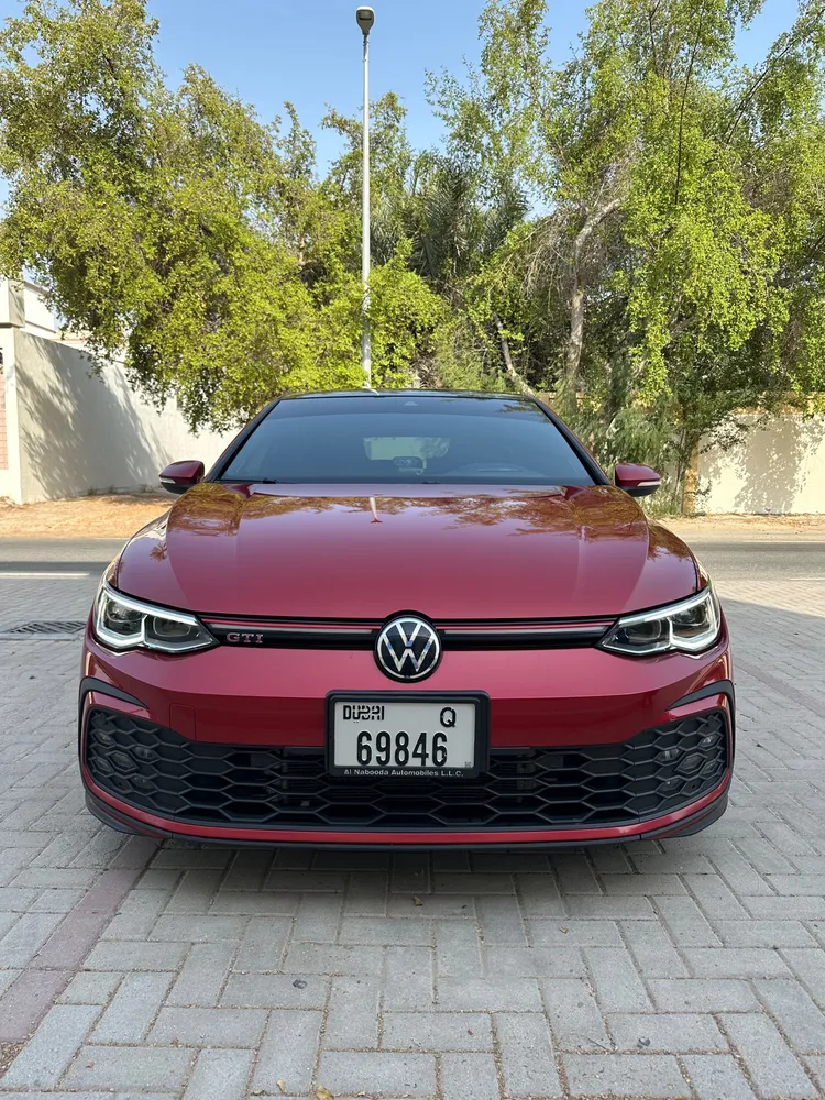 Volkswagen Golf 2021 — YallaMotor