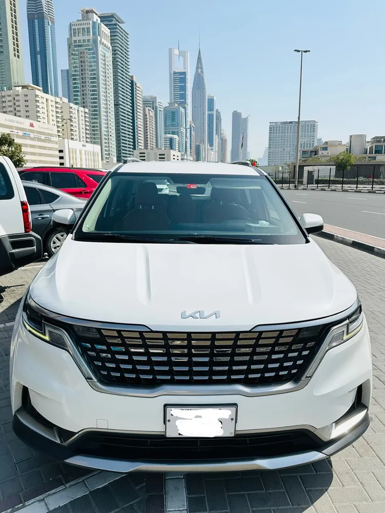 Kia Carnival 2022 — YallaMotor