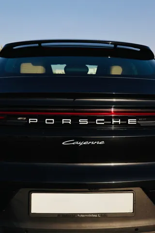 Porsche Cayenne 2024 — YallaMotor