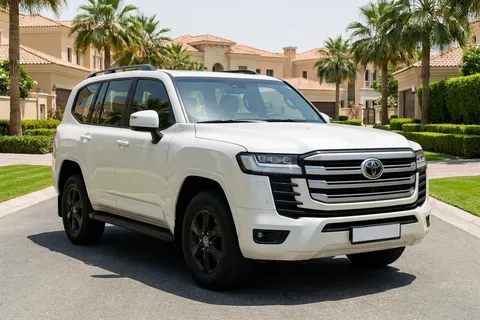Toyota Land Cruiser 2022 — YallaMotor
