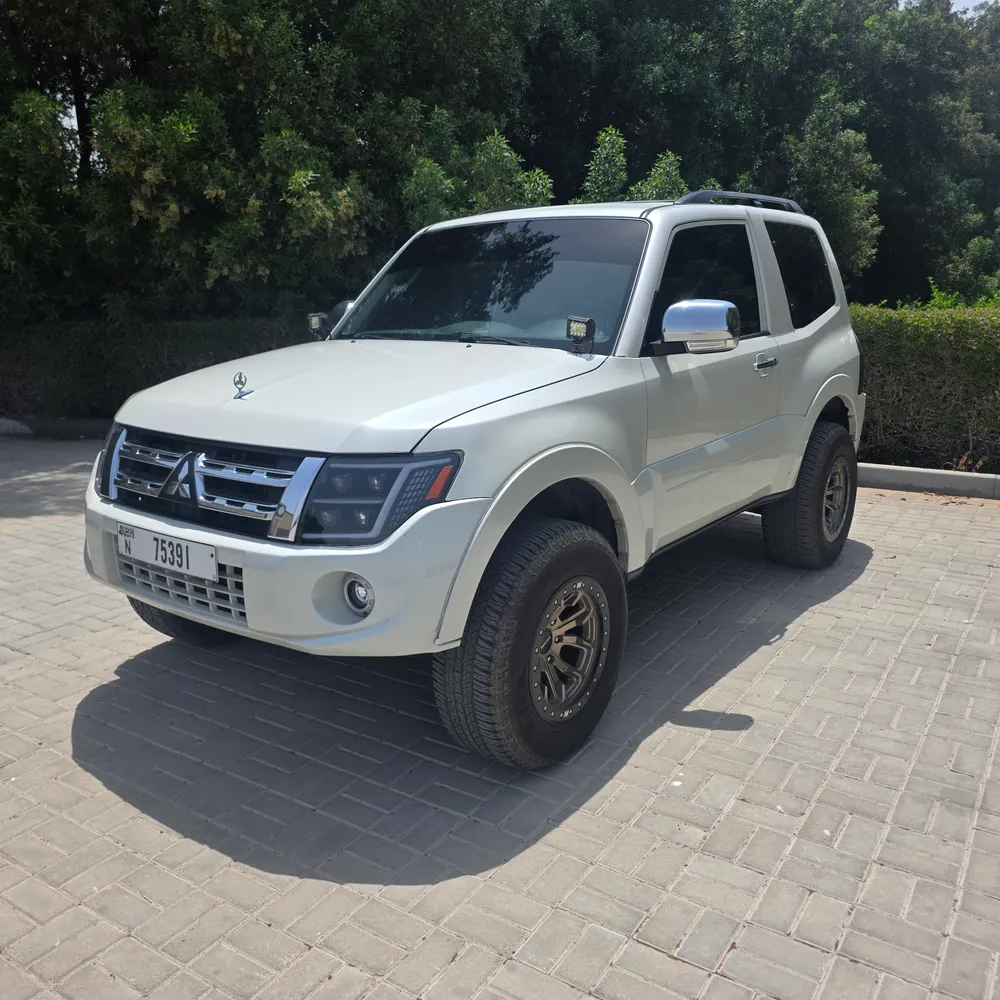 Mitsubishi Pajero 2013 — YallaMotor