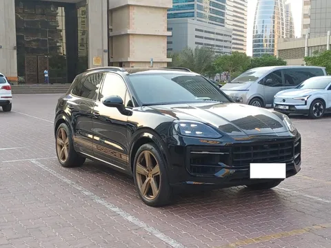 Porsche Cayenne 2024 — YallaMotor